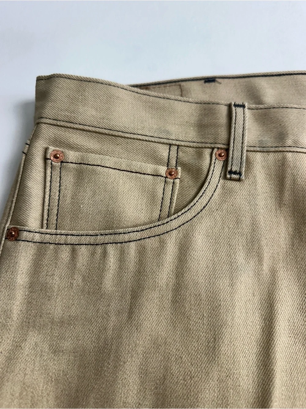 Levi’s 501 men’s 42/32 button fly original fit denim jeans, beige color (new)